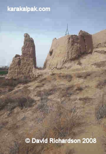 Double defensive towers Big Gu'ldu'rsin Qala