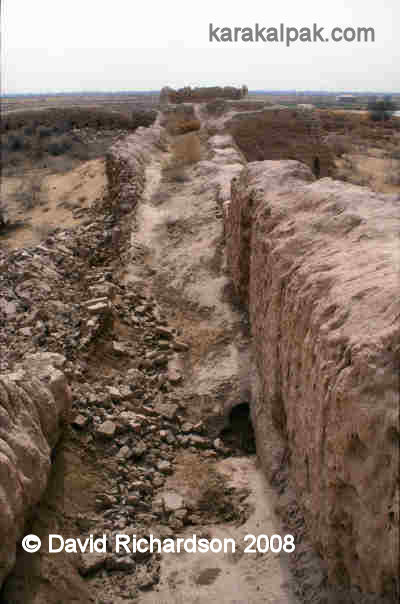 Inner and outer walls of Angka Qala