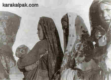 Married Karakalpak women with oramals and kerchiefs