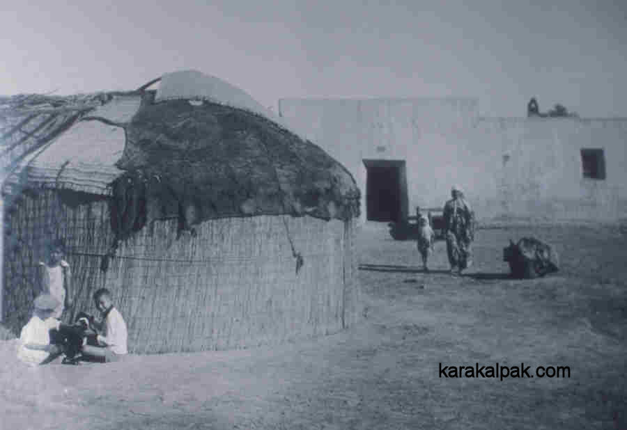 An old Karakalpak yurt in the 1930s