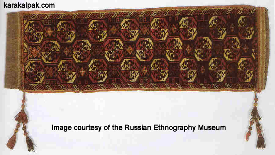 A tay tuyaq qarshin with three rows of motifs