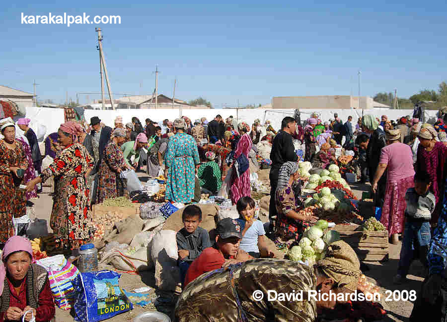 Taxta Ko'pir Sunday Bazaar