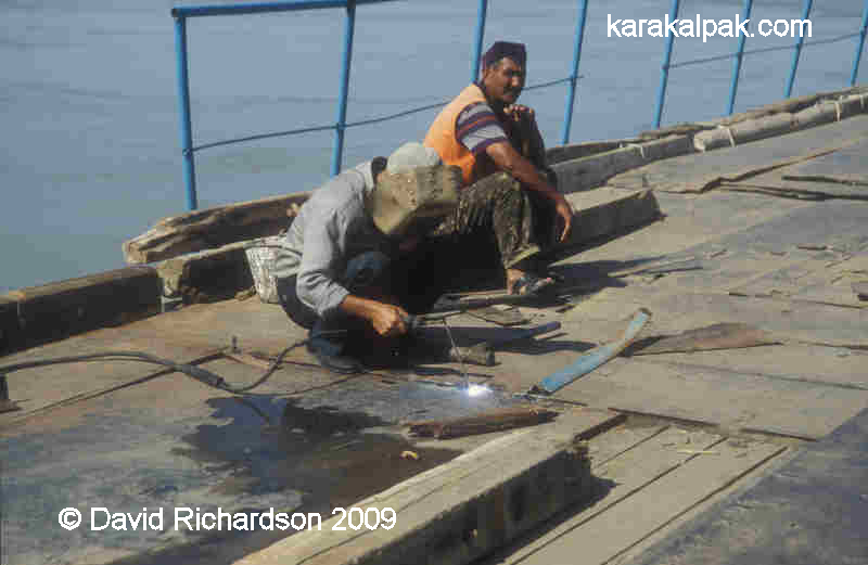 Welding the Qipshaq bridge